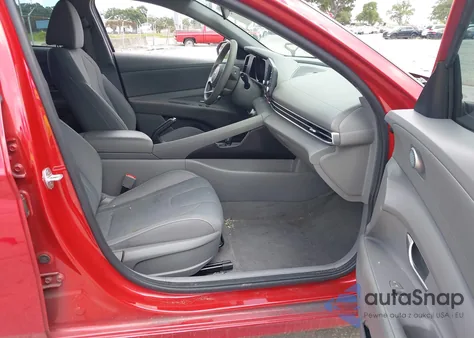 2021 Hyundai Elantra Sel z USA, uszkodzony, nr VIN 5NPLM4AG5MH004025